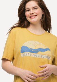 Ulla Popken Printtipaita - yellow