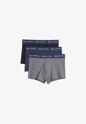 Drei gefaltete Herrenboxershorts in Grau, Navy und Schwarz mit navyfarbenen Bundbändern und "Marc O'Polo"-Markenaufdruck.