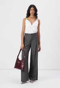 JDY JDYGRACE RIVER WIDE PANT - Tygbyxor - dark grey/cloud dancer