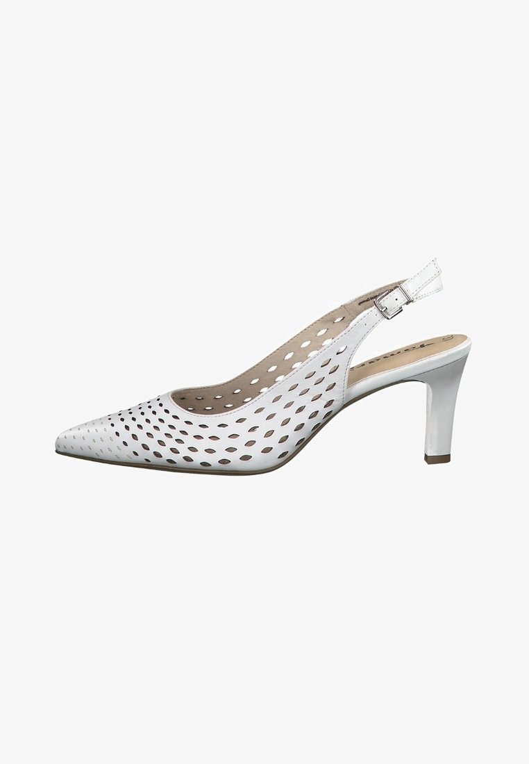 Escarpin slingback en cuir blanc avec bout pointu, motifs ovales découpés, bride à boucle réglable et talon de hauteur moyenne.