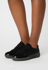Jana Sneaker low - black