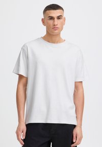Unausgewählt, white