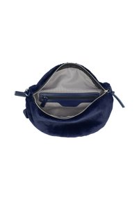 Navyblaue Plüschtasche mit runder Form, silbernem Reißverschluss und kontrastierendem gestreiftem Innenfutter. Verfügt über eine innere Reißverschlusstasche zur besseren Organisation.