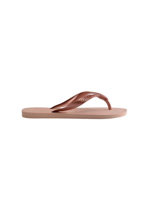 Braune Gummi-Badeschuhe mit einer strukturierten Sohle, die schmale Riemen aufweisen. Die Fußbett ist hellbeige, mit leichten Rillen für besseren Halt.