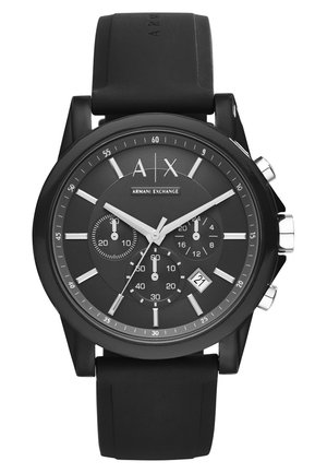Czarny zegarek na rękę Armani Exchange z czarną tarczą, srebrnymi wskazówkami i oznaczeniami, trzema subtarcza, okienkiem daty na godz. 4 i czarnym silikonowym paskiem.