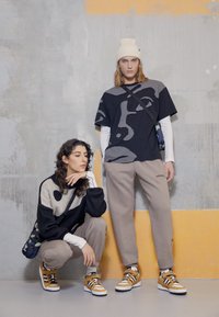 adidas Originals FORUM LOW - Sapatilhas - brown