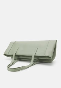 Sac fourre-tout synthétique vert avec deux poignées, forme rectangulaire, texture lisse et détails de couture le long des bords.