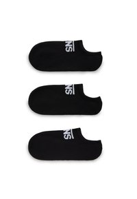 Sorte bomulds low-cut sokker med hvidt logo. Blød tekstur, rund tå, no-show design. Tre par stablet vandret.