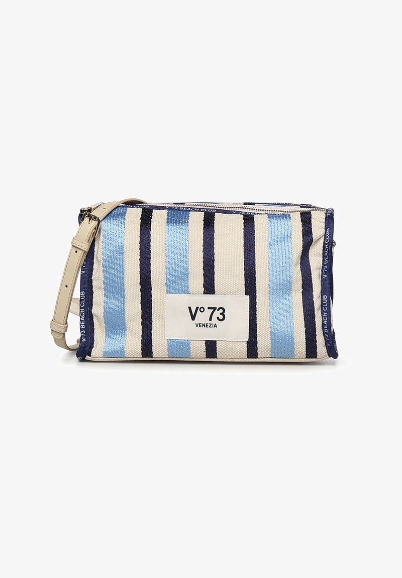 Pequeño bolso de mano rectangular con rayas verticales en azul marino, azul claro y beige, correa beige y etiqueta "V°73 Venezia" en el frente.