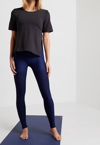 Nike Performance Felpa - black