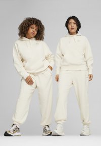 Puma BETTER - Felpa con cappuccio - white