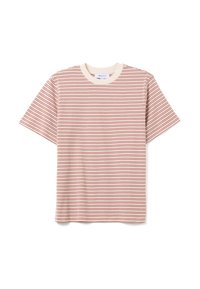 Camiseta de manga corta en color crema con finas rayas horizontales en tono óxido. Presenta un cuello redondo acanalado y una suave textura de algodón.