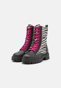 Even&Odd Wide Fit Botki na platformie