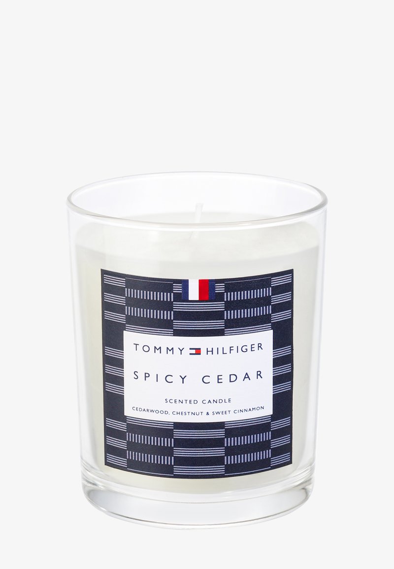 Tommy Hilfiger Fragrance - HOME COLLECTION - SPICY CEDAR CANDLE - Candela profumata, Ingrandire
