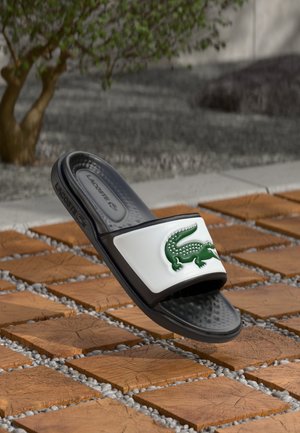 Lacoste SERVE SLIDE DS 225 - Ciabattine - black/white