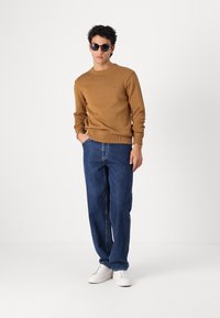 Tommy Hilfiger CHUNKY C NECK - Jumper - country brown