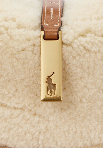 Polo Ralph Lauren POLO ID SHEARLING MINI SHOULDER BAG - Rokassoma - cream/cuoio