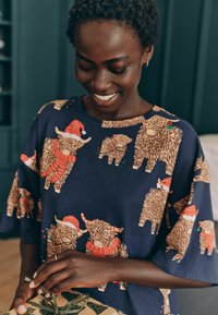 Next MATCHING FAMILY CHRISTMAS HAMISH THE HIGHLAND COW PETITE  - Hálóing - navy blue