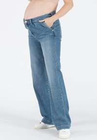 Cache Coeur - MATERNITY WIDE LEG KELLY - Straight leg jeans - mid blue Thumbnail Image 1
