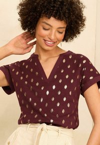 Love & Roses SHORT SLEEVE - Apdrukāts T-krekls - red dash foil