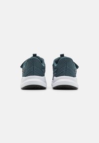 Puma REFLECT LITE UNISEX - Chaussures de running sur route - gray skies/flame flicker/white