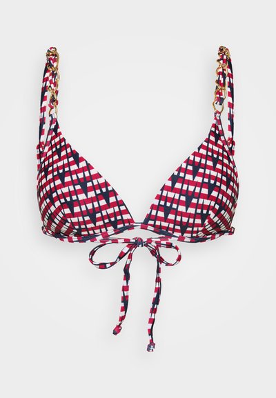 Top de biqu�íni triangular em padrões geométricos nas cores vermelho, branco e azul marinho. Apresenta alças ajustáveis com detalhes em corrente dourada e um fecho frontal com laço.