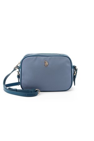 Blaue rechteckige Umhängetasche mit verstellbarem Riemen und kleinem goldfarbenen Reiter-Emblem vorne vor weißem Hintergrund.