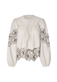 Blouse en coton blanc avec manches longues bouffantes, col rond, fermeture à boutons sur le devant et broderies florales sombres complexes le long des manches et de l'ourlet.