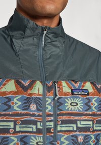 Patagonia HOUDINI STASH 1/2 ZIP  - Windbreaker - high hopes geo/forge grey