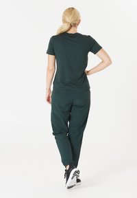 Endurance T-shirt till träning - magical forest