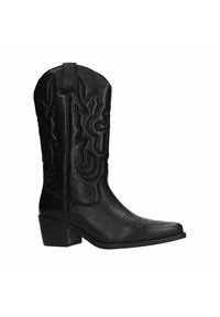 Zwarte leren cowboylaarzen met decoratieve stiksels op de schacht, een spitse neus en een gestapelde hak. Voorzien van lussen voor gemakkelijk aantrekken.