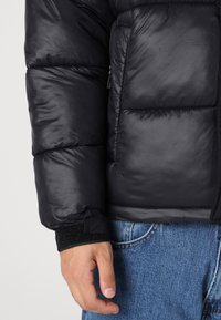 Jack & Jones JORSILAS PUFFER JACKET - Vinterjakker - black