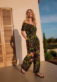 Next PETITE FIT - OFF SHOULDER WIDE - Jumpsuit - emerald green