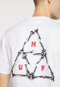 HUF BROKEN BONES TEE - T-shirt estampada - white