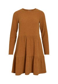 Robe marron à manches longues côtelées avec un col rond, présentant une jupe à volants et un tissu texturé, offrant une coupe confortable.