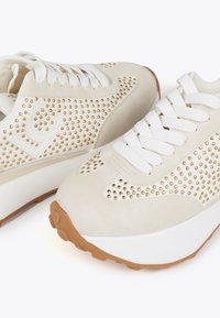 LOLA CASADEMUNT Trainers - off white