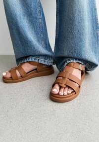 New Look Wide Fit - WIDE FIT MULTI STRAP - Wedge sandals - tan Thumbnail Image 1