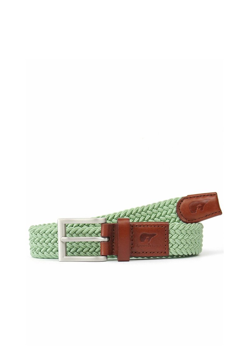 Gewebter mintgrüner Gürtel mit einer silbernen Metallschnalle und braunen Lederakzenten, darunter ein Logopatch auf der Lederhalterung.