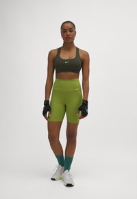 Nike Performance ONE - Tajice - pear