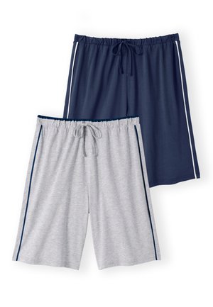 Zwei Paar legere knielange Shorts, eines marineblau mit weißen Seitenstreifen, eines hellgrau mit dunkelblauen Seitenstreifen und Kordelzugbund.