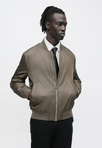 DRYKORN NOKANO - Geacă bomber - brown