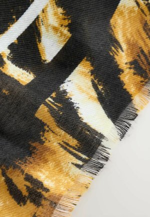 Sciarpa con un motivo astratto in nero, bianco e oro, dal tocco morbido, bordi frangiati e un design leggero e fluido.