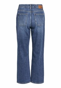 Jean en denim bleu taille haute, coupe droite, avec deux poches à l'arrière et une étiquette en cuir marron sur la ceinture.