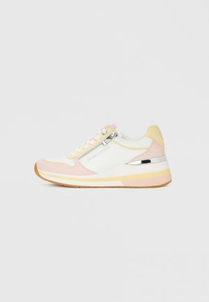 Sneaker med en blanding af hvide, pink og gule materialer, med en tekstureret suede tå, lynlåsdetalje og en polstret sål.