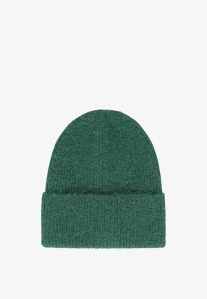 Strikket grøn beaniehat med en foldet kant, lavet af blød, tekstureret uld, med et ribbet mønster og en tætsiddende pasform.