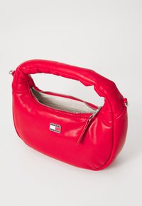 Tommy Jeans PILLOW MINI HOBO - Borsa a mano - red hot