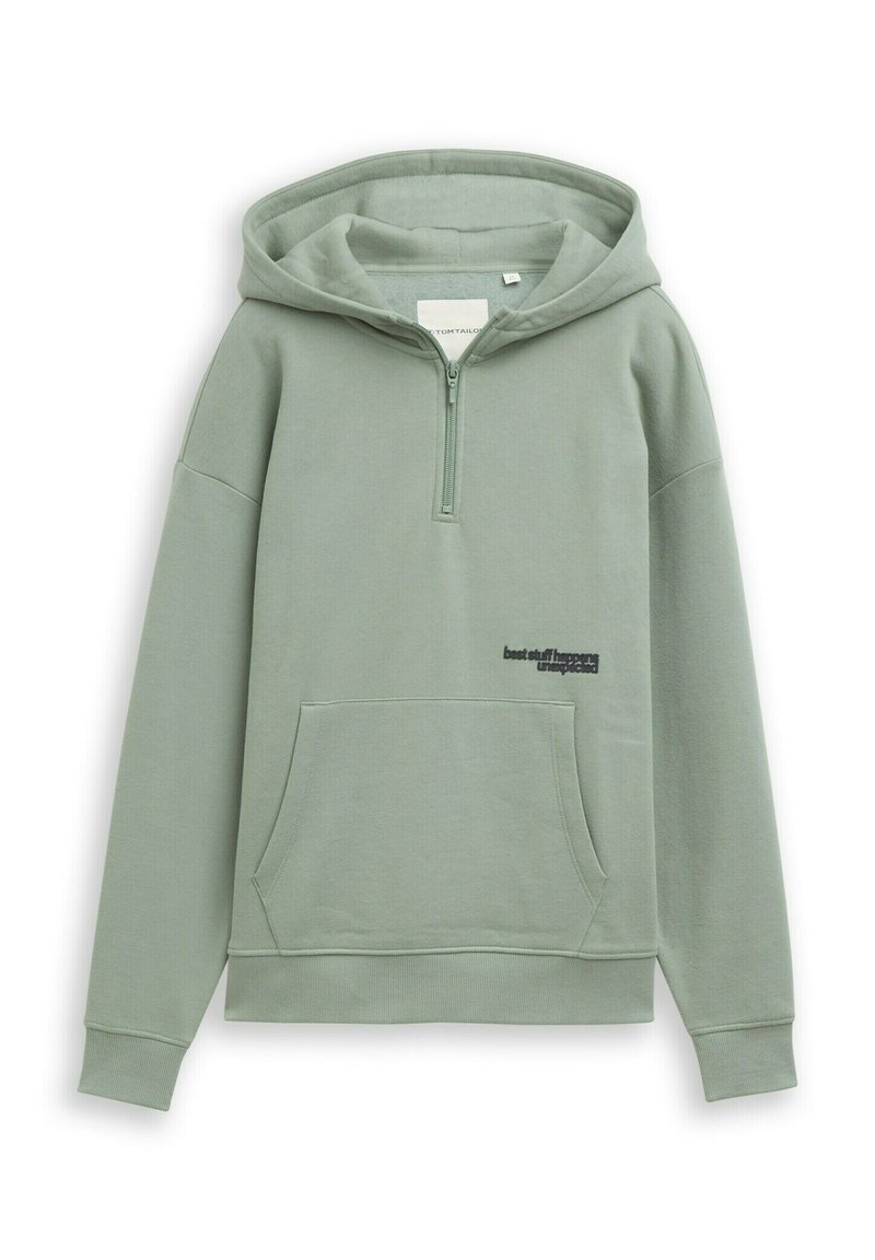 Felpa verde con zip in morbido misto cotone, dotata di tasca a marsupio e di una discreta stampa del marchio sul fronte. Vestibilità comoda e maniche lunghe.