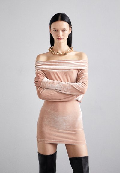 GmbH OFF SHOULDER MINI DRESS - Cocktail φόρεμα / Φόρεμα για πάρτι - rose