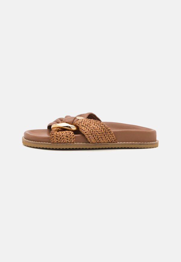 TISBURY - Pantolette flach - cognac