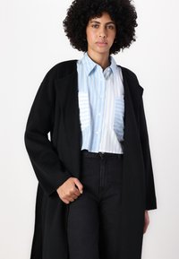 Calvin Klein ARCHIVE COAT - Klasický kabát - black